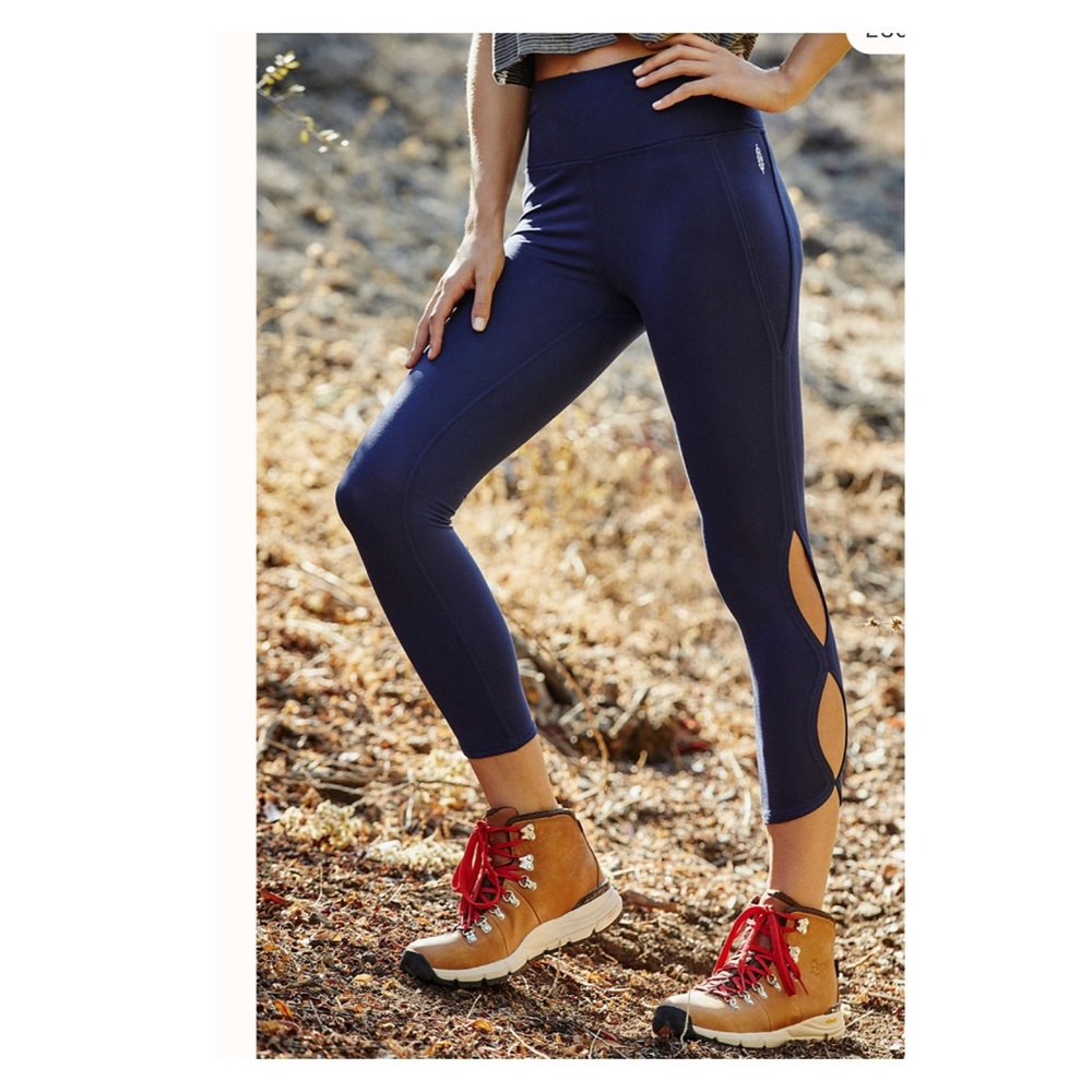 Free People Movement High-Rise3/4 Infinity Legging - Picture 1 of 4